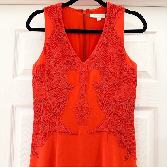 Jonathan Simkhai Red V-neck Sleeveless Lace Appliqué
Crepe Cocktail Dress sz 4 - Picture 9 of 13